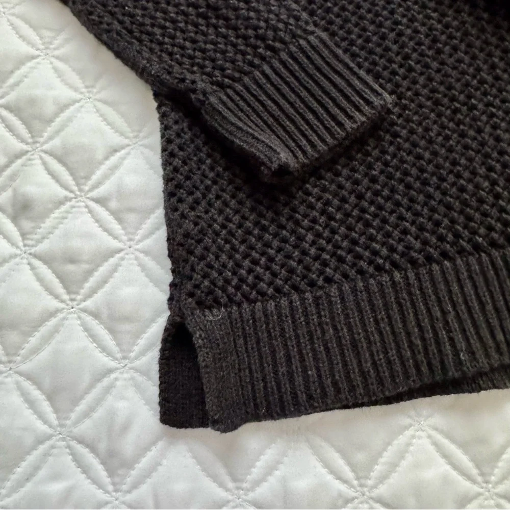American Eagle Outfitters 100% Cotton Black Crew Open Knit Airy Sweater Sz XS
